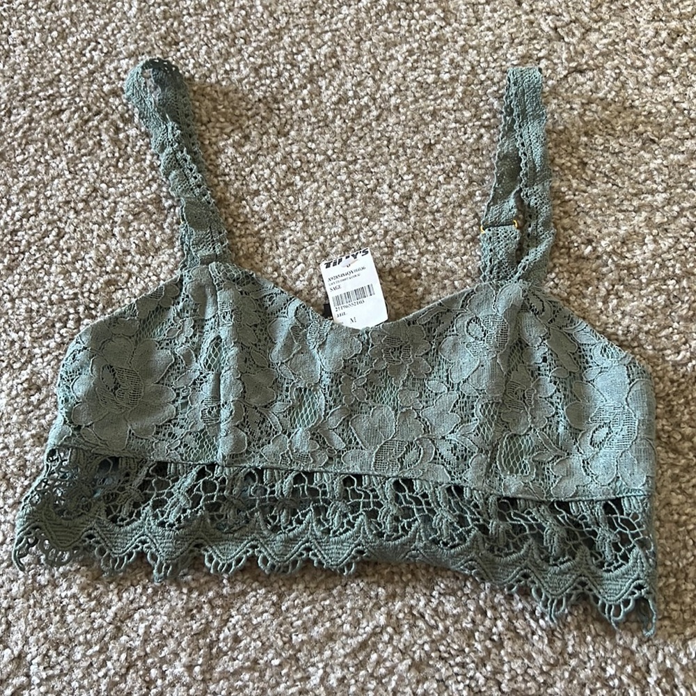 NWT: Tilly’s teal cropped bra top size medium cute texture and adjustable straps